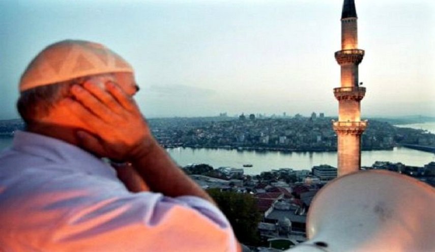 تونس.. شخص يطعن مؤذنا في ظهره !