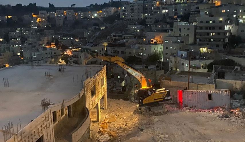 الاحتلال يرغم مقدسيًّا على هدم منزله في رأس العامود بالقدس المحتلة