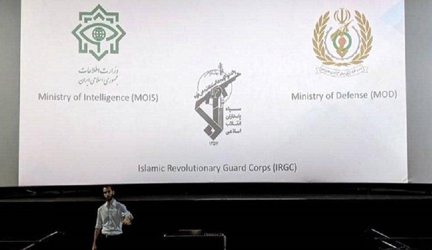 بالصور.. تعرفوا على ضابط التجسس الصهيوني ضد ايران!