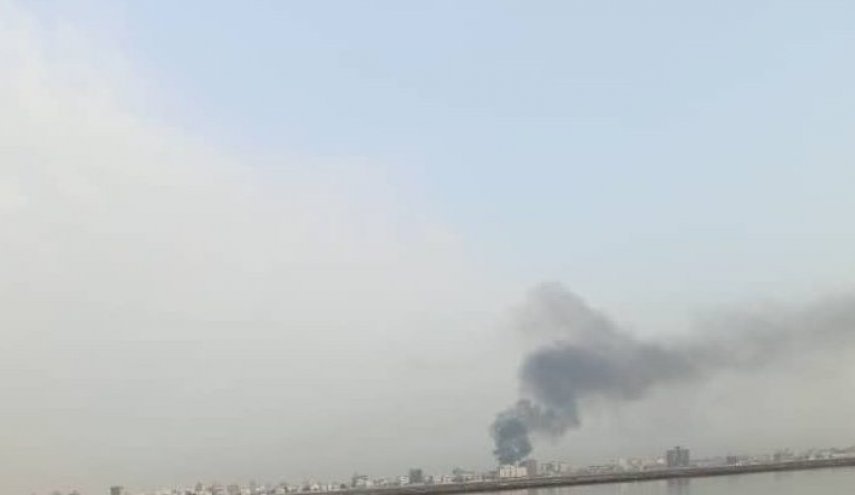 اليمن.. اندلاع حريق كبير في الشيخ عثمان بعدن