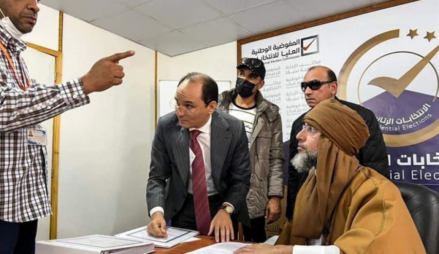 تشوش المشهد الانتخابي في ليبيا.. القذافي عائد وحفتر وصالح يتساومان