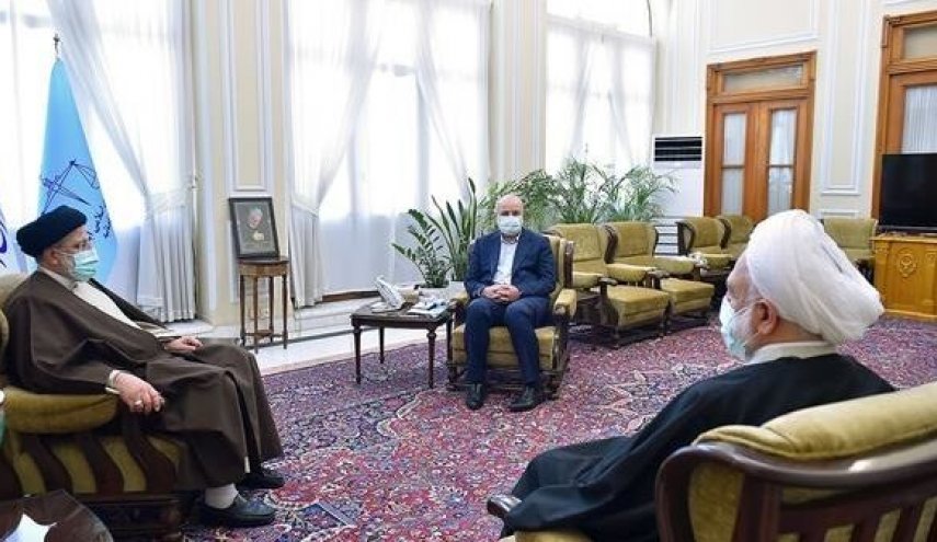 ايران.. رؤساء السلطات الثلاث يؤكدون على التحرك لحل المشاكل الاقتصادية