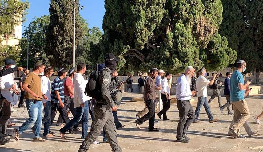 عشرات المستوطنين يجددون اقتحام المسجد الأقصى