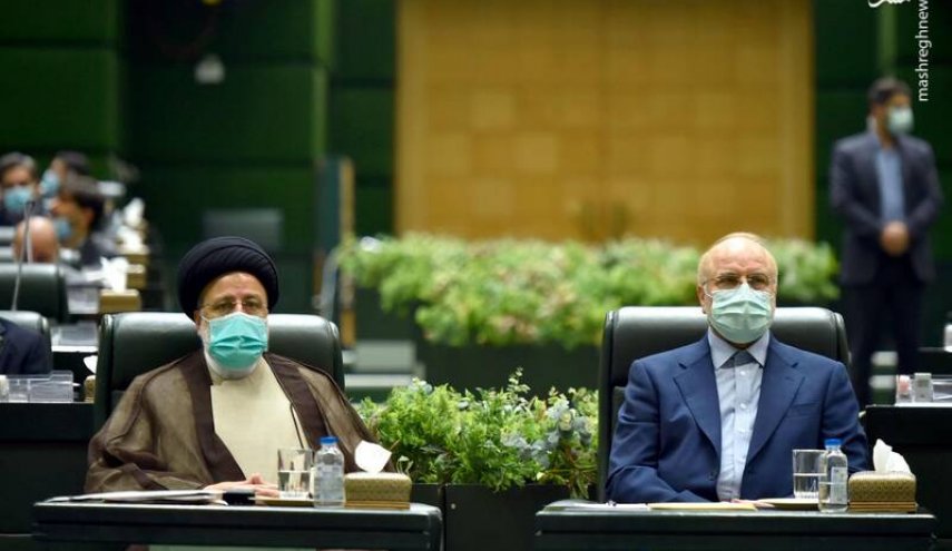 اجتماع مشترك للبرلمان والحكومة الايرانية لمناقشة القضايا الراهنة