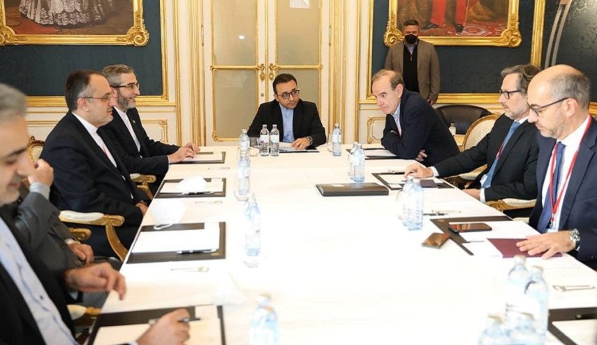 كبير المفاوضين الايرانيين يلتقي ممثلي 3 دول اوروبية بفيينا