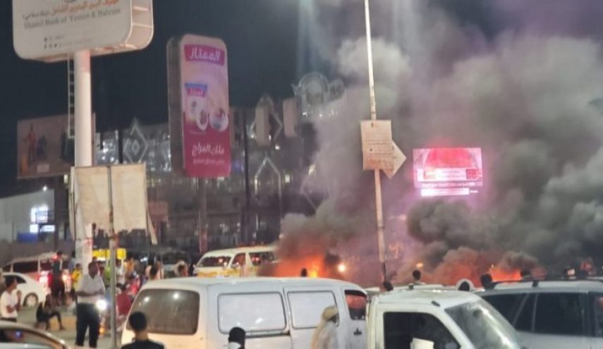 انتفاضة شعبية في المكلا.. والمحتجون يقطعون الطرقات الرئيسية