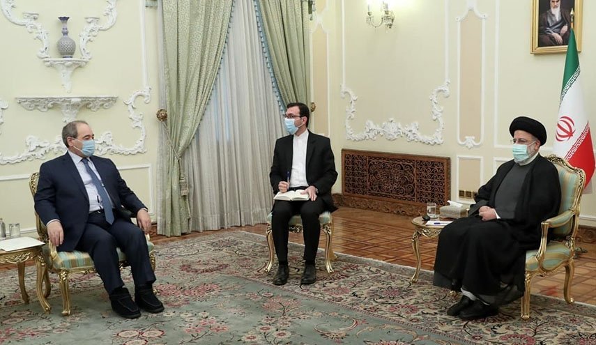 رئيسي : التواجد غير الشرعي للقوات الاجنبية في سوريا يشكل تهديدا لامن واستقرار المنطقة