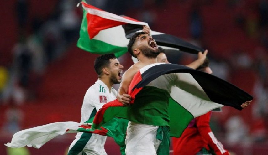 الاحتفالات تعم المناطق الفلسطينية بفوز المنتخب الجزائري على المغرب