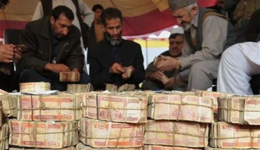 ابراز نگرانی مردم از روند کاهش ارزش پول افغانستان در مقابل دلار