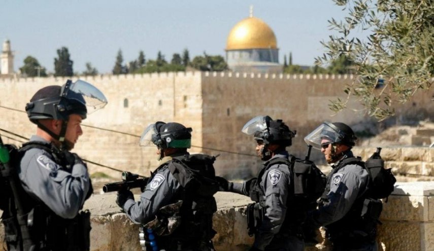 الكيان الصهيوني يعتقل فلسطينيات بعد عودتهن من القدس