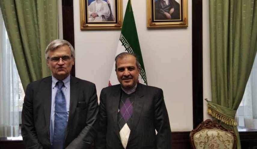 كبير مساعدي الخارجية الايراني يستعرض ومبعوث السويد تطورات اليمن