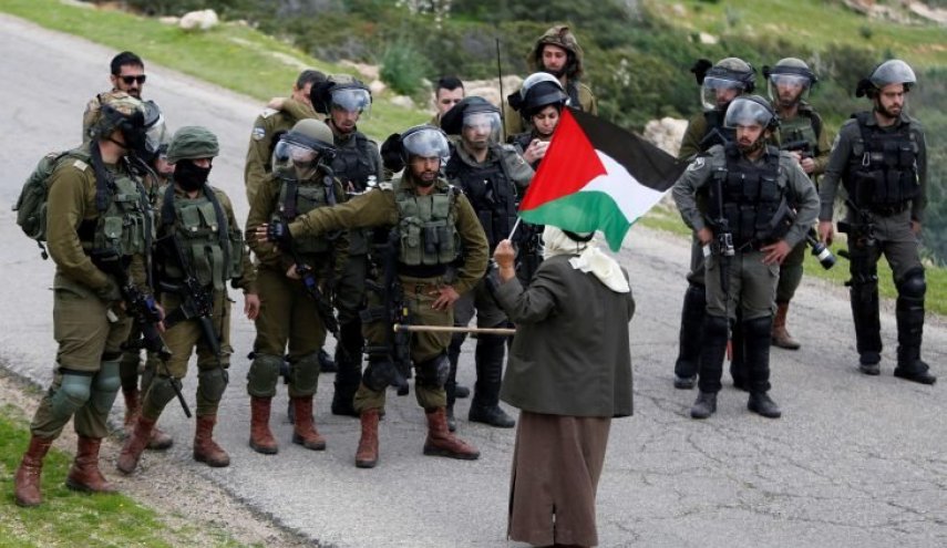 إصابة 67 فلسطينياً خلال مواجهات مع الاحتلال في قرية برقة

