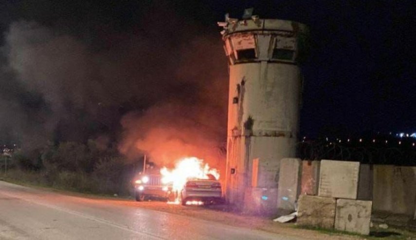 الاحتلال يطلق النار على مركبة فلسطينية واشتعالها في جنين