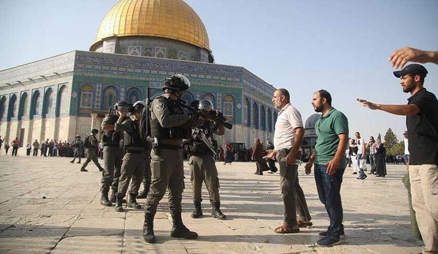 المستوطنون يقتحمون باحات الاقصى في القدس المحتلة