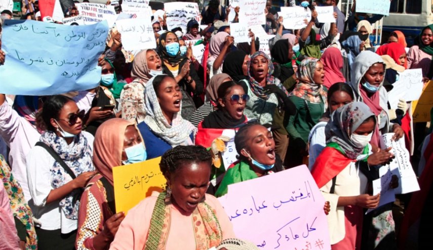 السير بين الجثث... عبد الله حمدوك لا يجد ظهيرا
