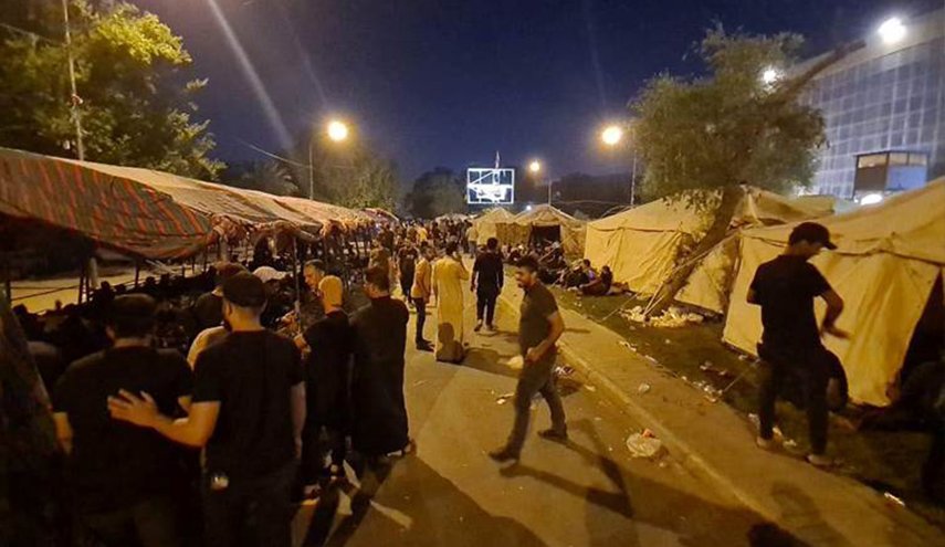 العراق.. لجنة التظاهرات تتعهد بالانسحاب من ساحات الاعتصام قريبا
