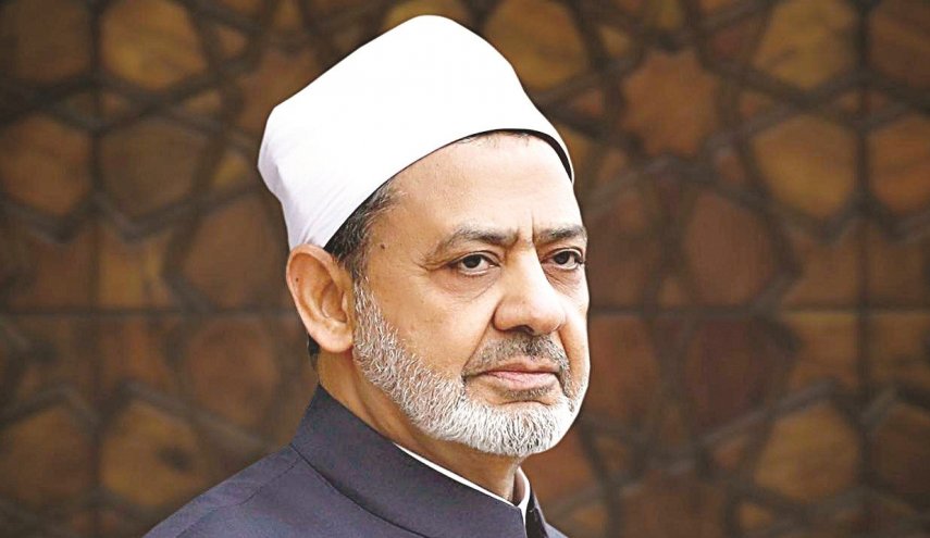  شيخ الأزهر يهنئ المسيحيين بأعياد الميلاد 