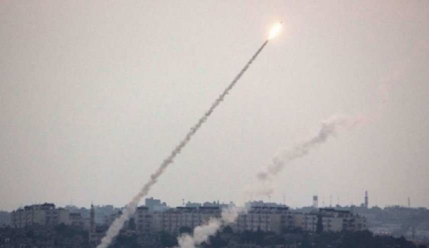 المقاومة الفلسطينية تربك الاحتلال بتدشين 2022 بصاروخين 