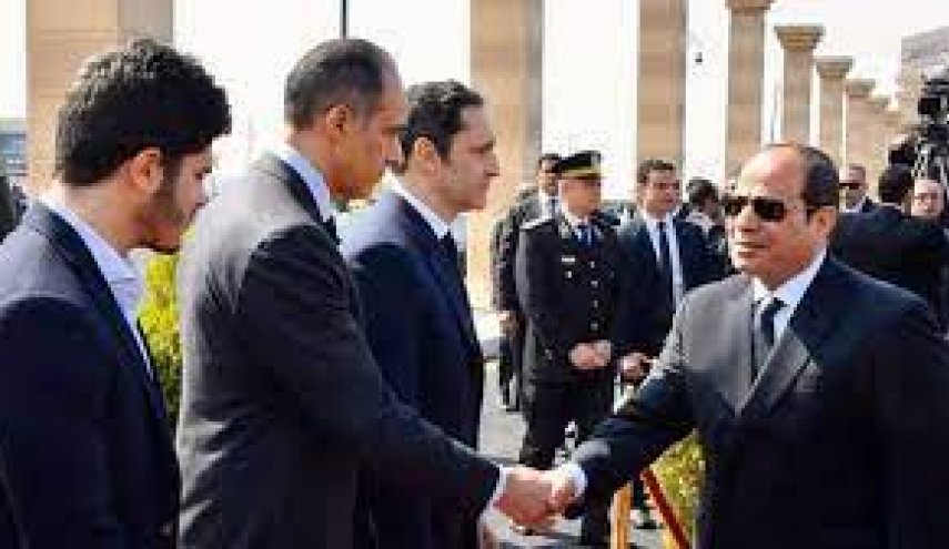  مؤيدو السيسي يهاجمون علاء مبارك بسبب تغريداته