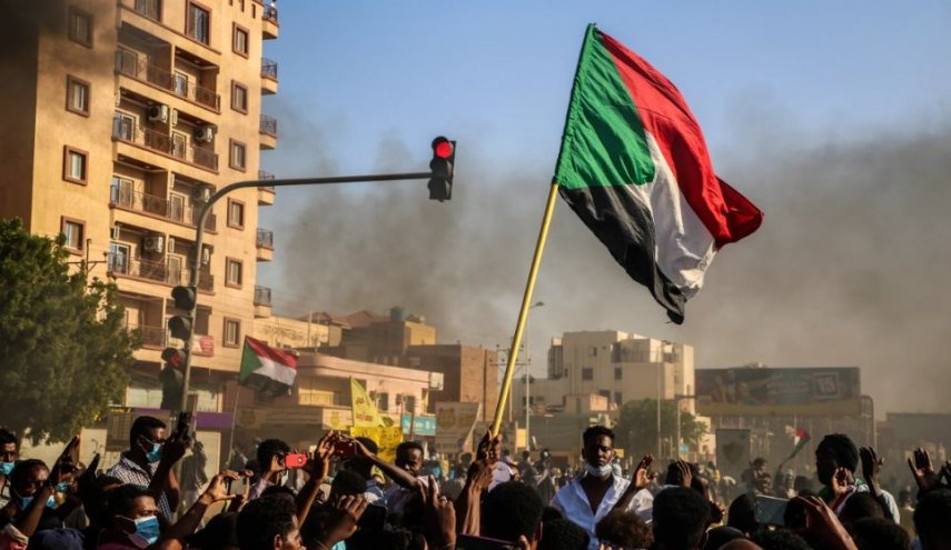 3 قتلى وإصابات جراء قمع سودانيين متجهين إلى 