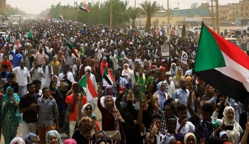 السودان.. تظاهرات في الخرطوم وسط دعوات أممية للحوار
