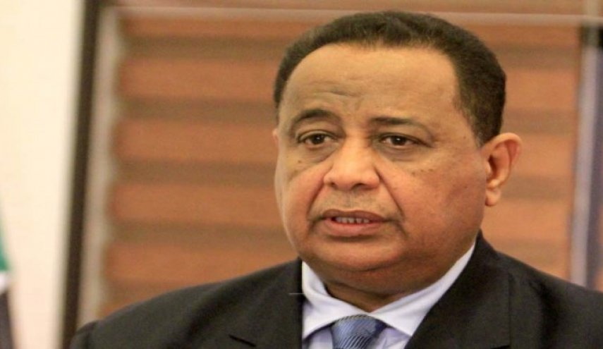 وزير الخارجية السوداني الأسبق يضرب عن الطعام