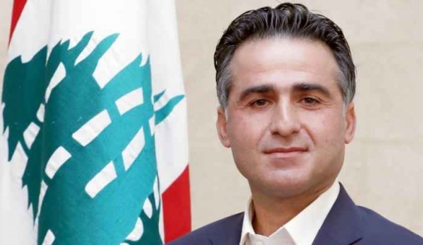 وزير لبناني يعلق على انباء تعرض طائرات فوق مطار بيروت لإطلاق نار