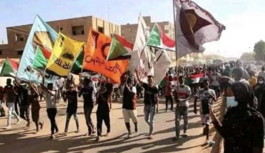 وساطة إفريقية بالسودان لحل سياسي سلمي واعتقالات وسط لجان المقاومة!
