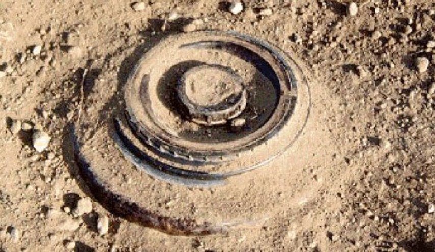 إصابة سوريين اثنين بانفجار لغم على طريق عام ديرالزور 