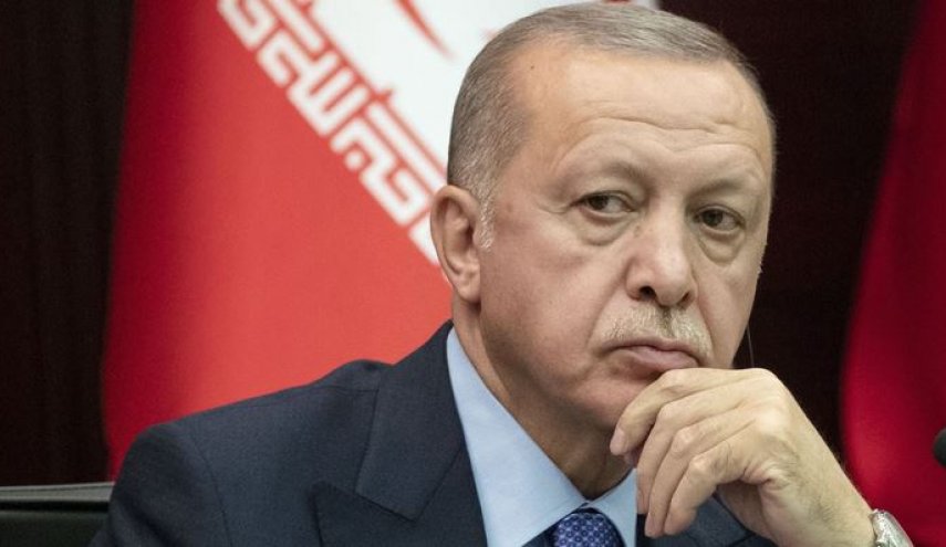 استقالات جماعية من حزب أردوغان .. هل بدأ حزبه التخلي عنه؟!
