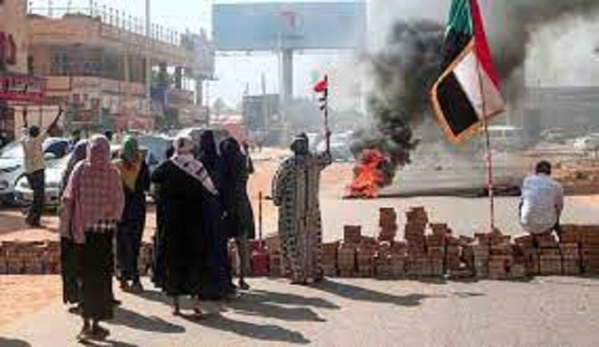 بدء عصيان مدني في الخرطوم غداة مقتل 7 متظاهرين ضد الانقلاب العسكري