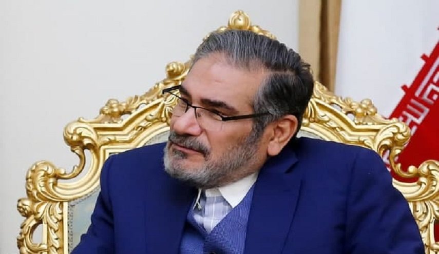 شمخاني: بيع النفط الإيراني وعودة أمواله وصل لنقطة لا رجعة عنها