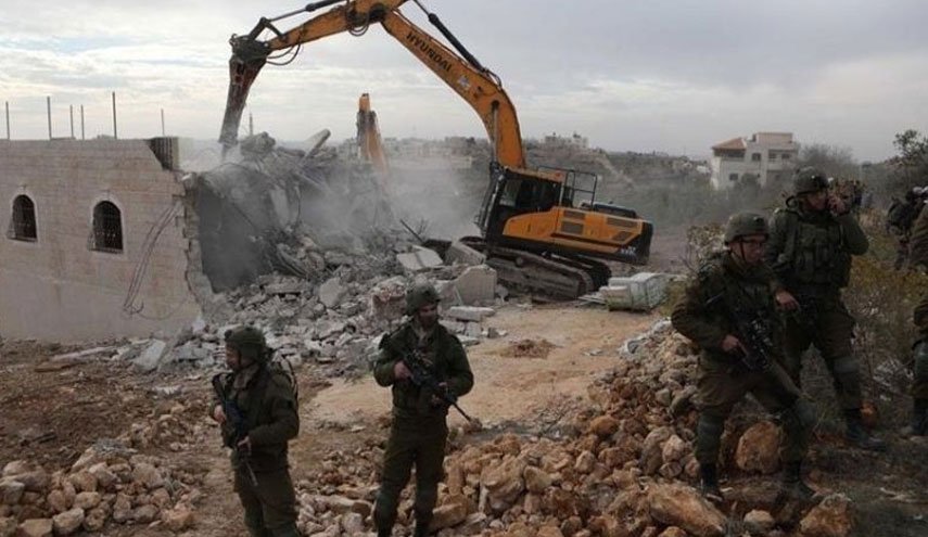 الاحتلال الإسرائيلي يهدم منزليْن بالضفة والقدس المحتلة