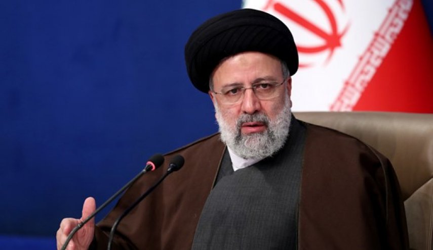 الرئيس الايراني يؤكد على اهمية الاستمرار في حملة التطعيم ضد كورونا