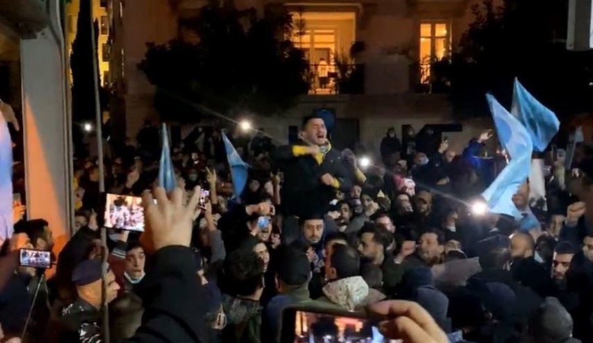 عدد من المتظاهرين في بيروت شتموا السعودية