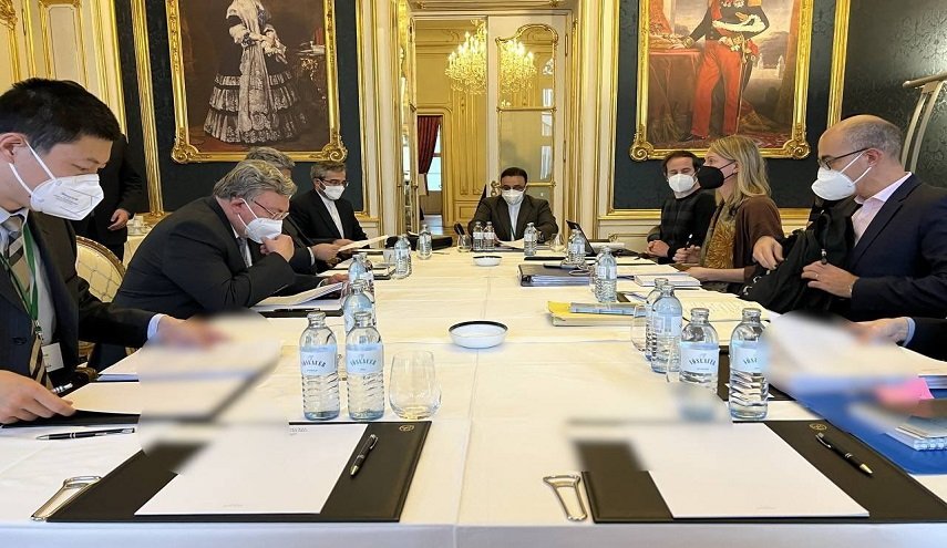 إستمرار المباحثات بين إيران و4+1 مع التركيز على إلغاء الحظر