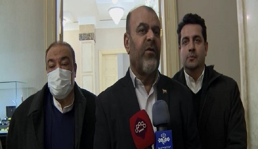وزير الطرق الإیراني يتفقد مشاريع الإعمار في قره باغ بآذربيجان