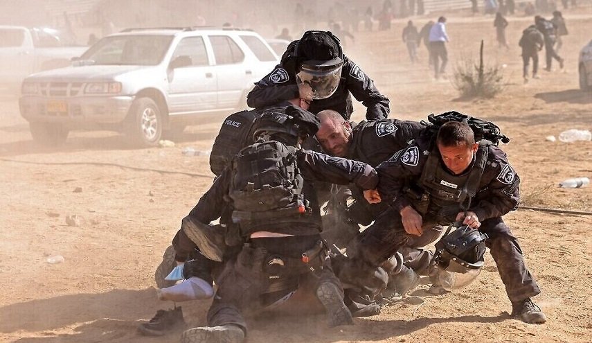 الاحتلال يتطاول على النقب والفلسطينيون ينتقمون في القدس
