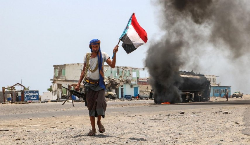 وقفة احتجاجية بالحديدة تنديدا بتصعيد العدوان على المدينة