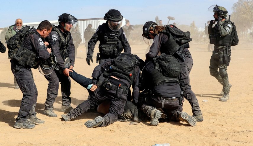 رئيس وزراء الإحتلال يهدد بإقامة 'جدار حديدي' في النقب