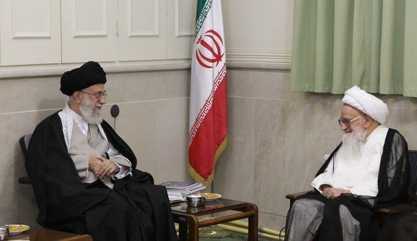 قائد الثورة الاسلامیة یعزی برحیل المرجع الديني آية الله العظمى صافي كلبایكاني