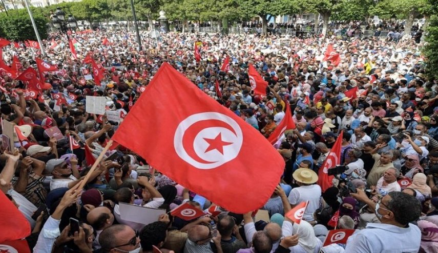 النهضة تدعو للتظاهر تضامنا مع البحيري.. وأنصار سعيد يدعون للتظاهر لإصلاح القضاء