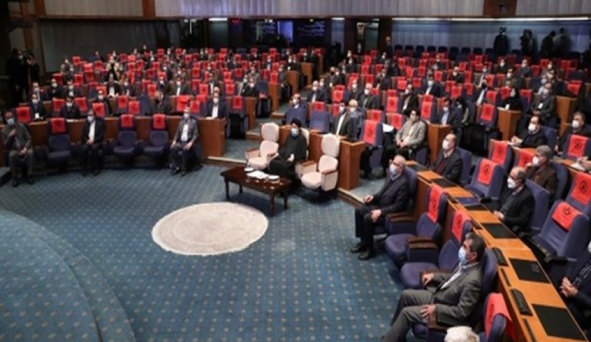 بدء العمليات التنفيذية لـ 48 مشروعا صناعيا كبيرا في ايران