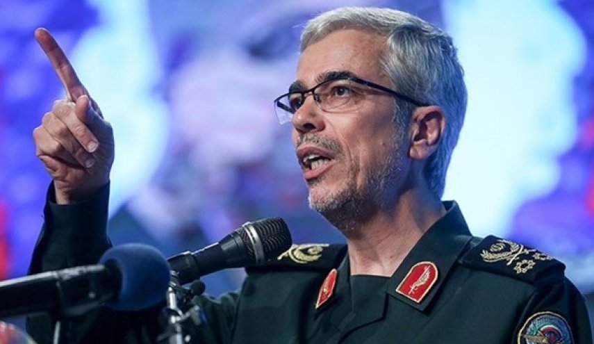 اللواء باقري : لو أراد اي مجنون التعرض لبلادنا سوف يتلقى ردا عنيفا 