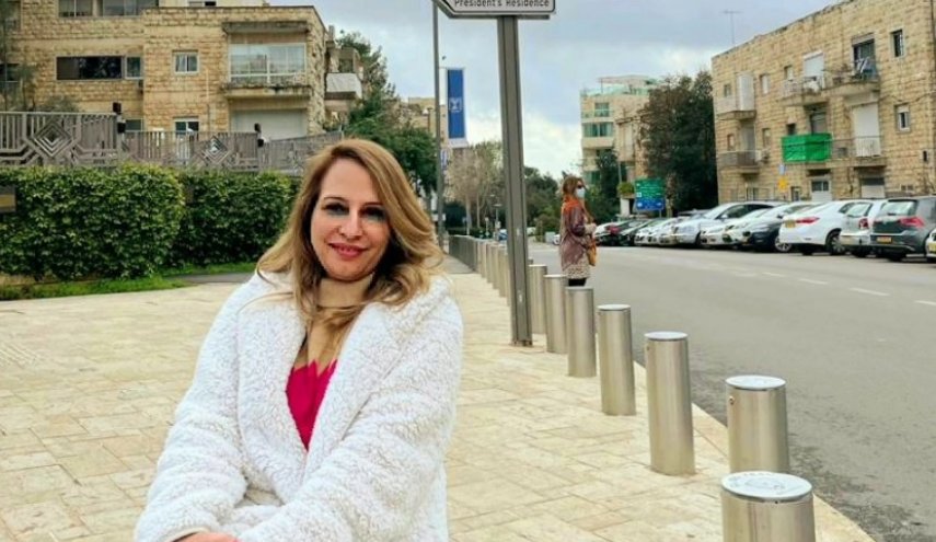 باحثة سعودية تصل الى الكيان الإسرائيلي وناشطون ينتقدونها 