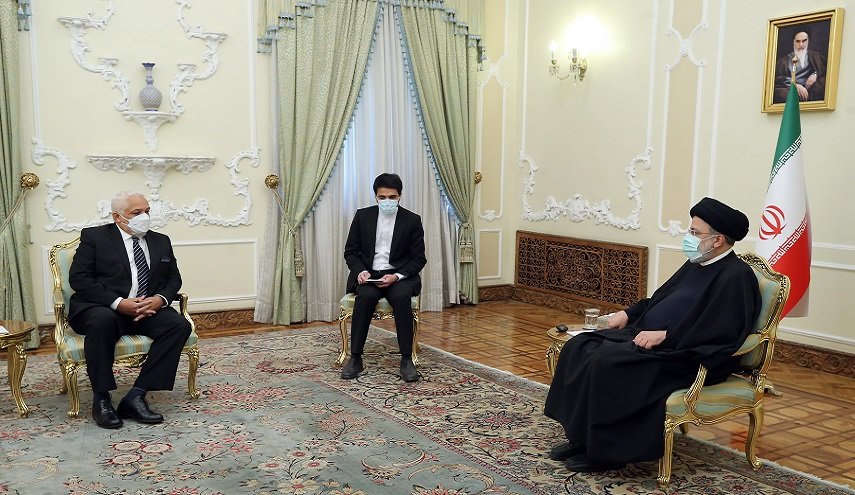 رئيسي: الدول المستقلة قادرة على تحييد العقوبات عبر تحسين العلاقات فيما بينها