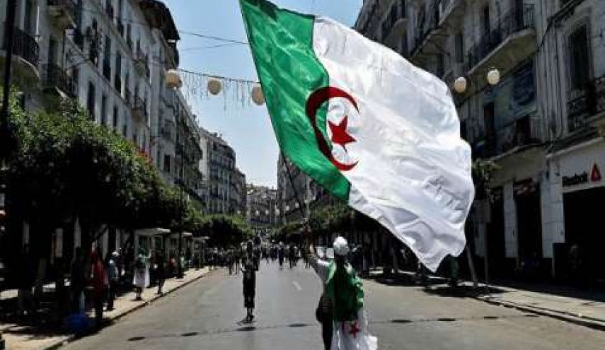 الجزائر تقاضي باريس عن جرائمها النووية في المحكمة الدولية