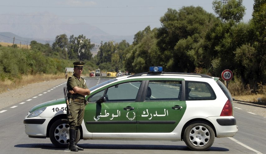 الجزائر تكشف قائمة بأفراد وكيانات إرهابية