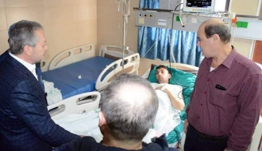 محافظ اللاذقية يزور مصابي حوامة عسكرية 
