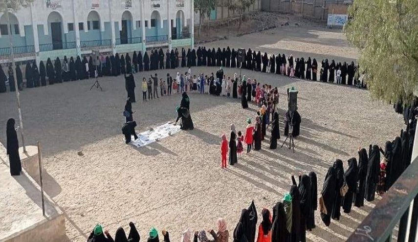 وقفة وقافلة مالية نسائية دعما لعمليات إعصار اليمن